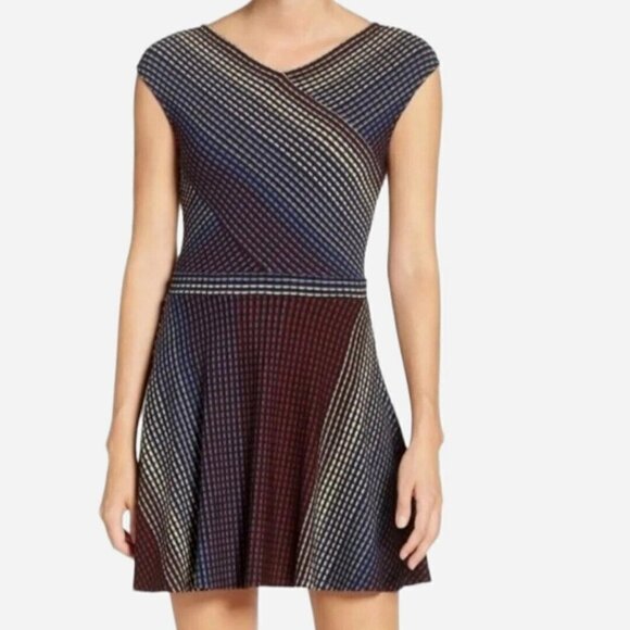 BCBGMaxAzria Jasmyne Skater Dress Size S Cap Sleeve V Neck Stretch Colorful - Picture 1 of 11